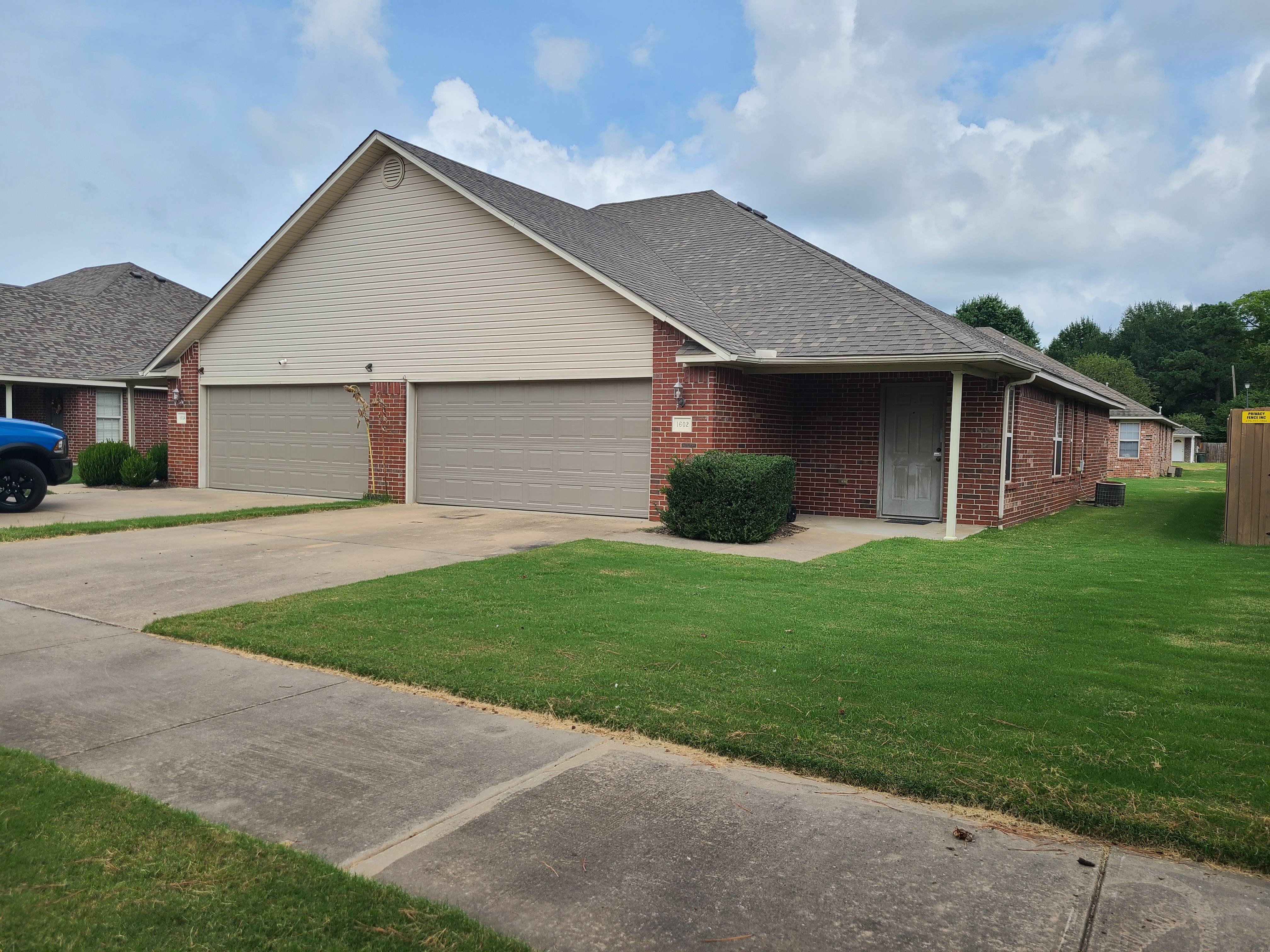 Evening Shade or Willowbrook Dr Fayetteville, AR 72703<br/>$1200 available on 9/20!